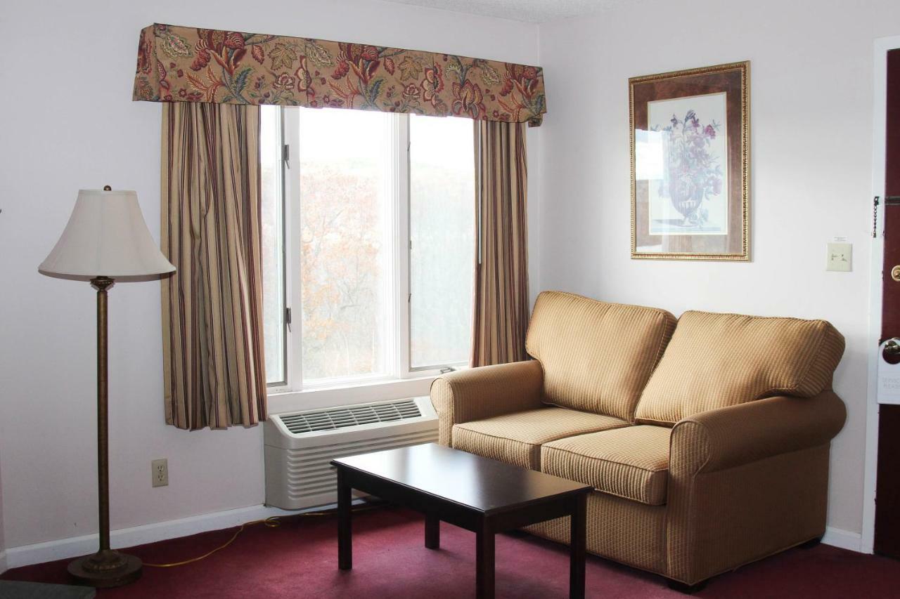 Dedham The Lucerne Inn מראה חיצוני תמונה